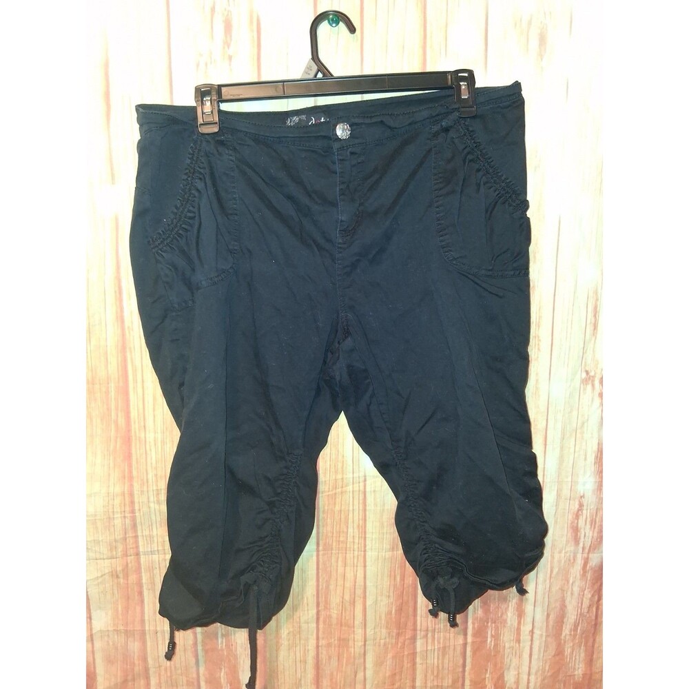 Dots Black Capri Pants Sz 20